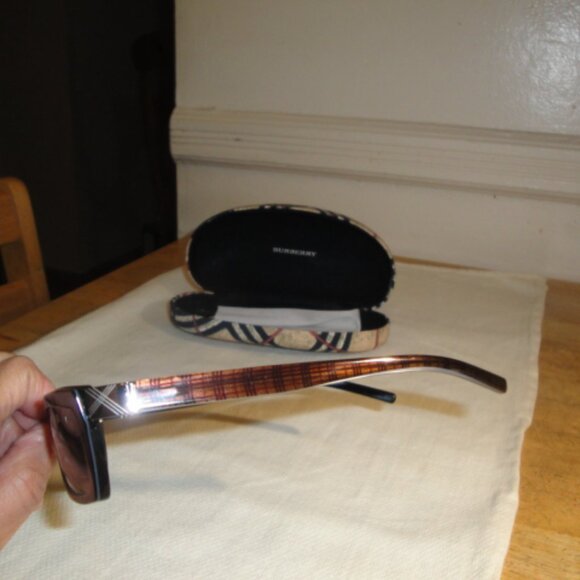 Burberry Women’s Sunglasses Model B 8372/S  5P8 main image 4